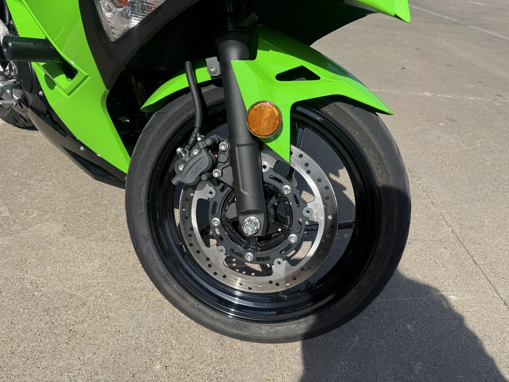 2026 Kawasaki Ninja 500 alt