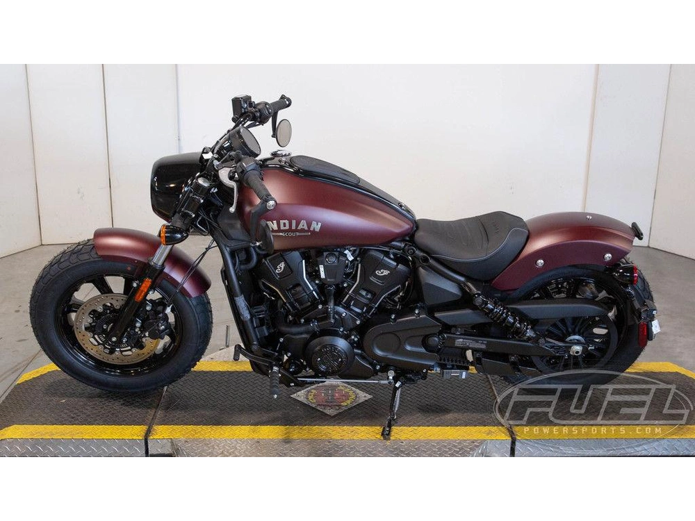 2026 Indian Motorcycle Scout® Bobber Limited +tech Maroon Metallic Smoke alt