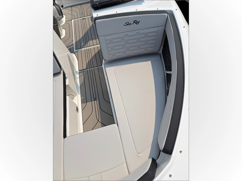 2027 Sea Ray Spo 210 alt