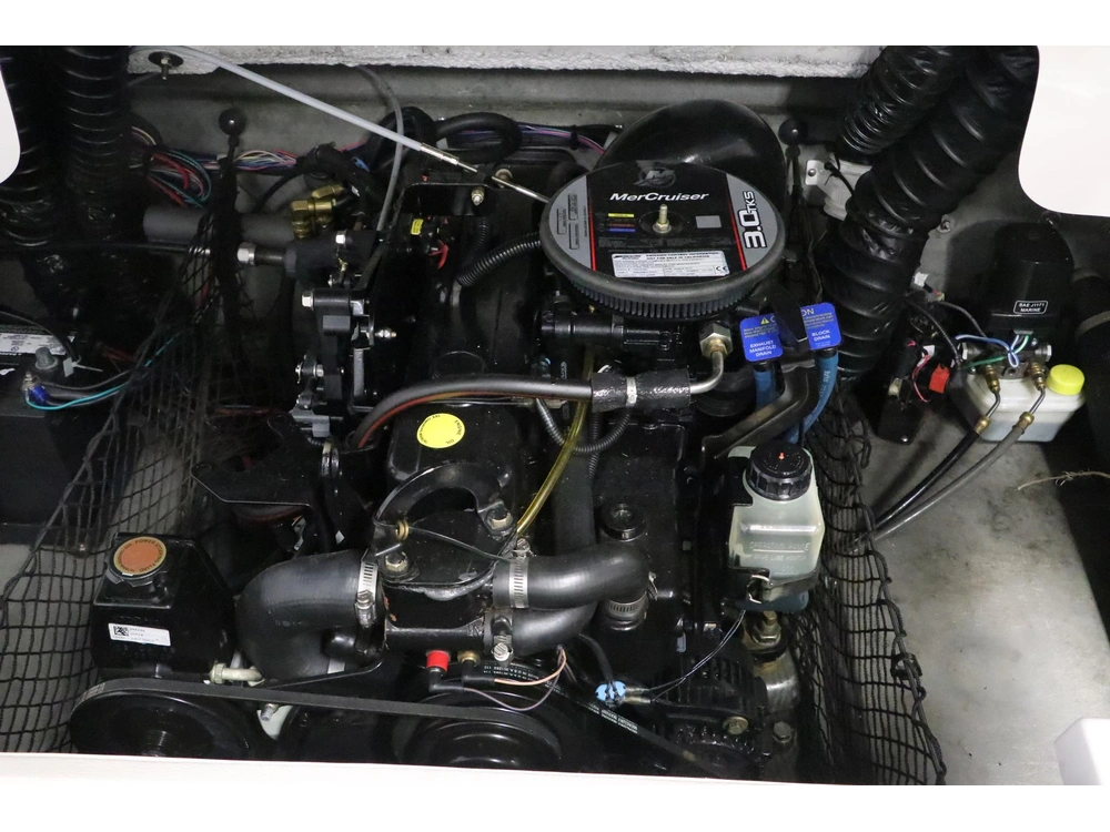 2011 Larson Lx 1850 + Mercruiser 3.0l Tks alt