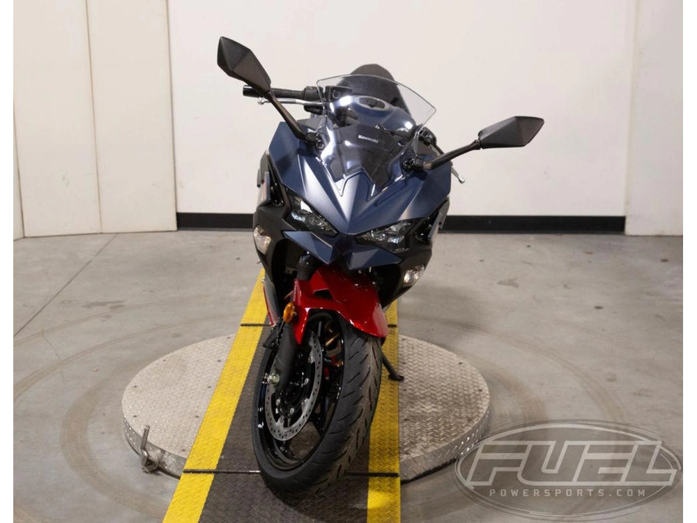 2026 Kawasaki Ninja® 500 Abs Metallic Matte Twilight Blue alt