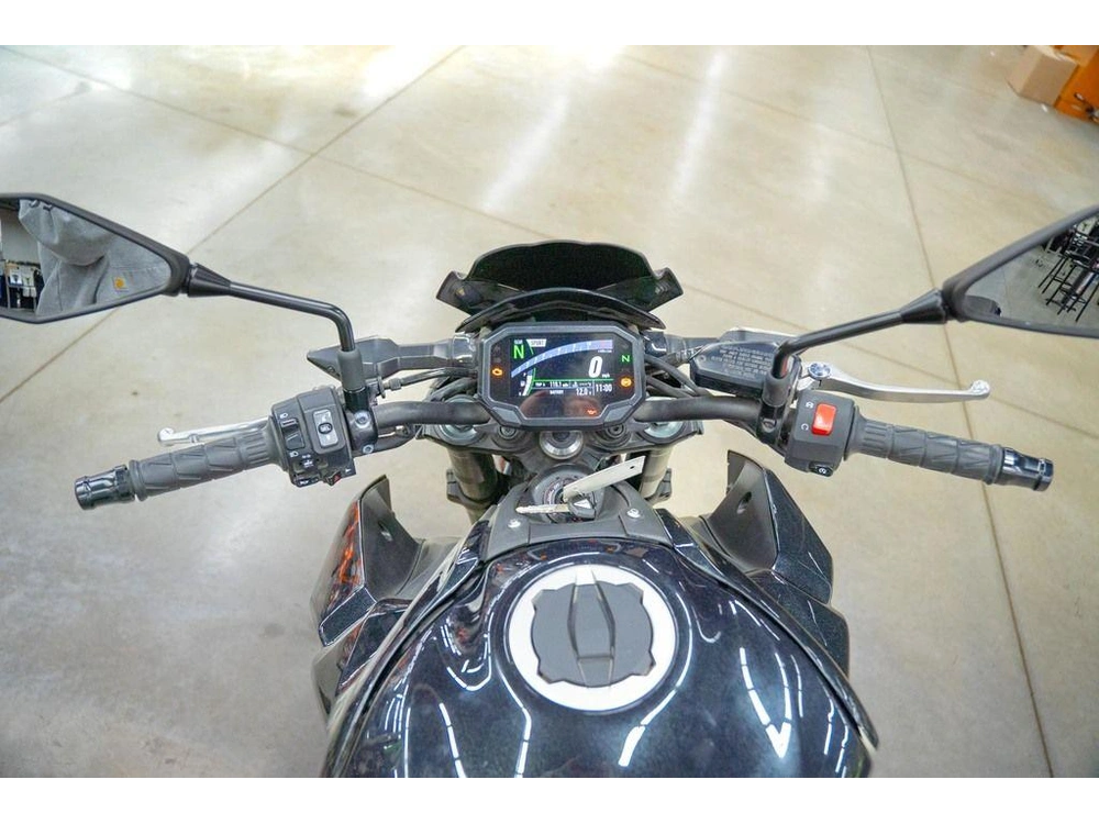 2024 Kawasaki Z900 Abs Metallic Spark Black/metallic Matte Dark Gray alt