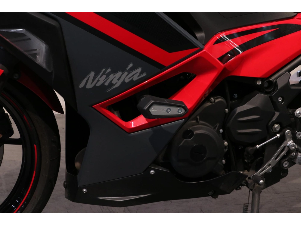Kawasaki Ninja 500 Se 2025 alt