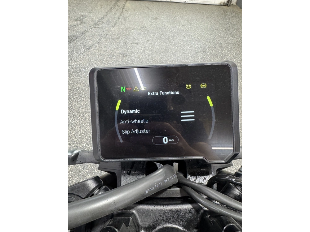 2025 Husqvarna Vitpilen 801 alt
