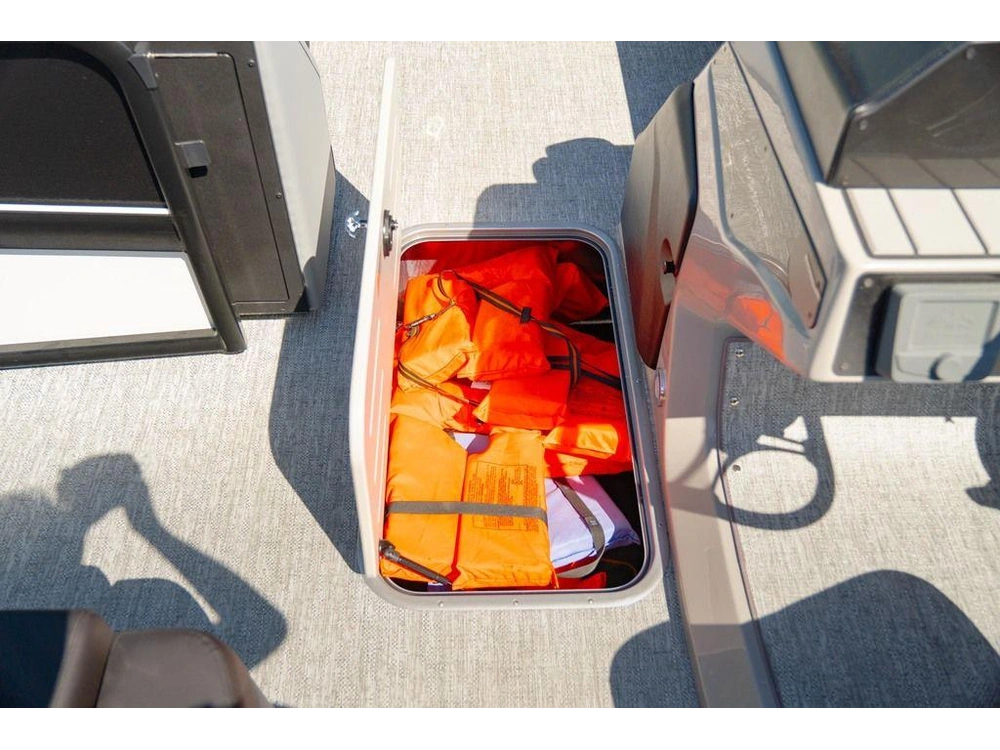 2026 Premier 230 Solaris Rs - Cl alt