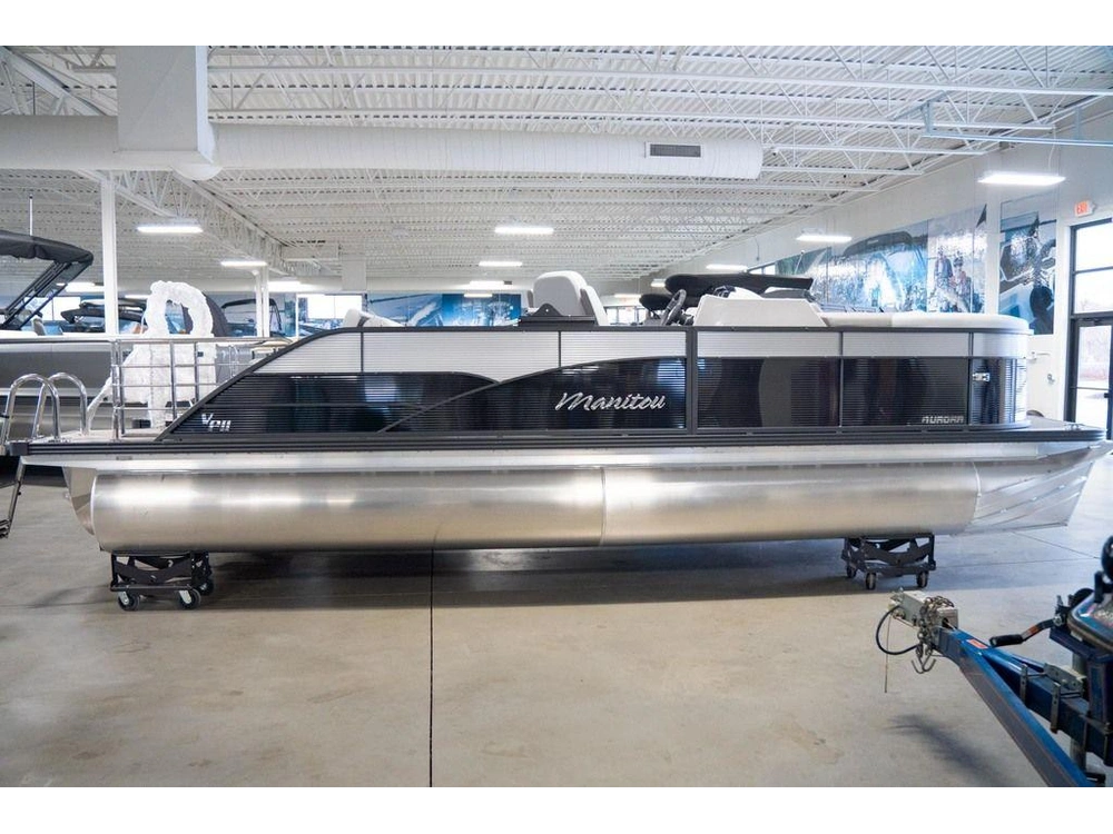 2026 Manitou 23 Aurora Slvpii alt