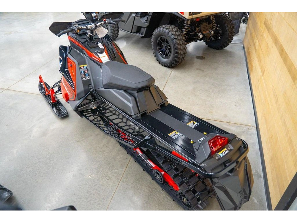 2026 Polaris 850 Switchback Assault 146 - Escape Ifs Indy Red / Gloss Black alt