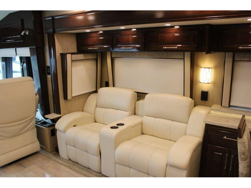 Entegra Coach Aspire 44f 2020 alt