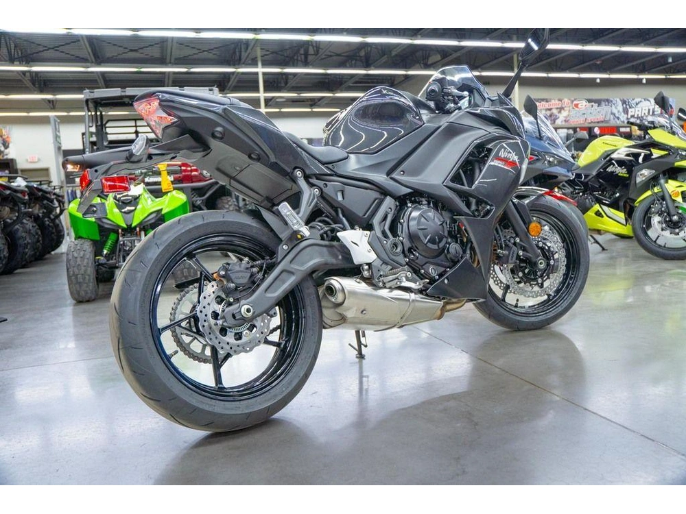 2026 Kawasaki Ninja® 650 alt