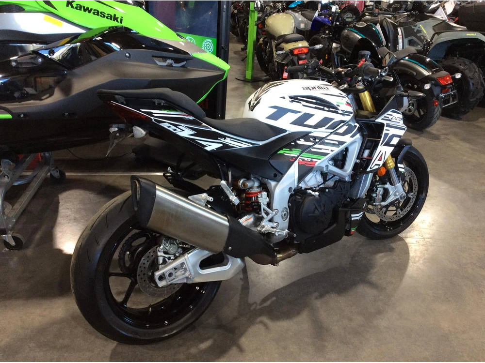 2022 Aprilia Tuono V4 1100 alt