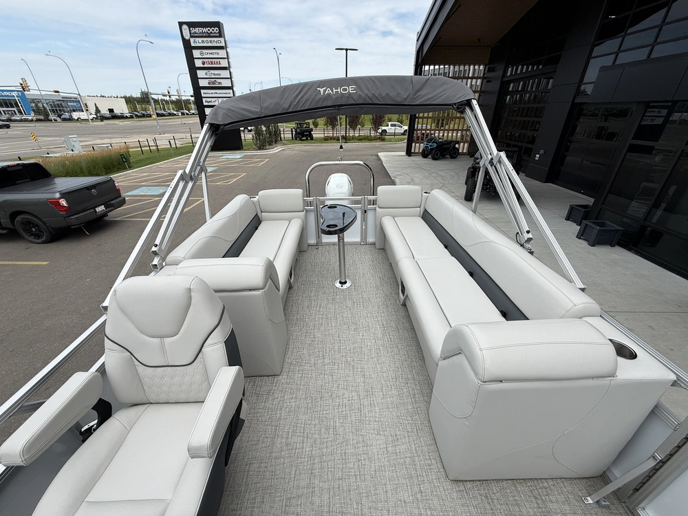 2025 Tahoe 2380ql alt