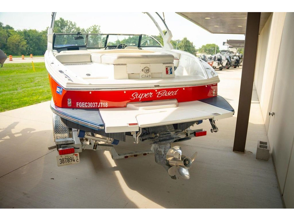 2018 Cobalt Boats Cs23 alt