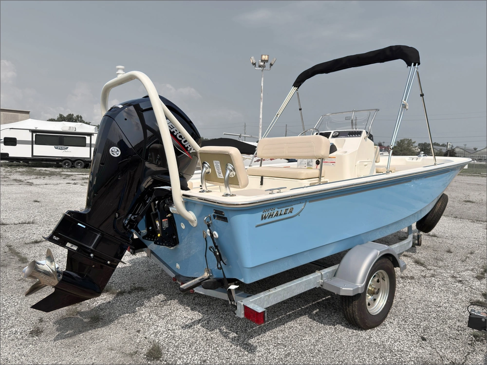 2027 Boston Whaler 170 Montauk