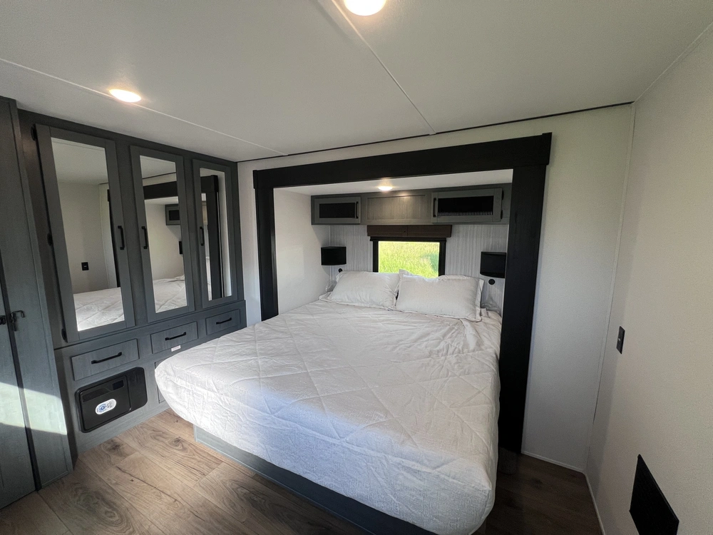Forest River Puma Vista 402lft 2027 alt