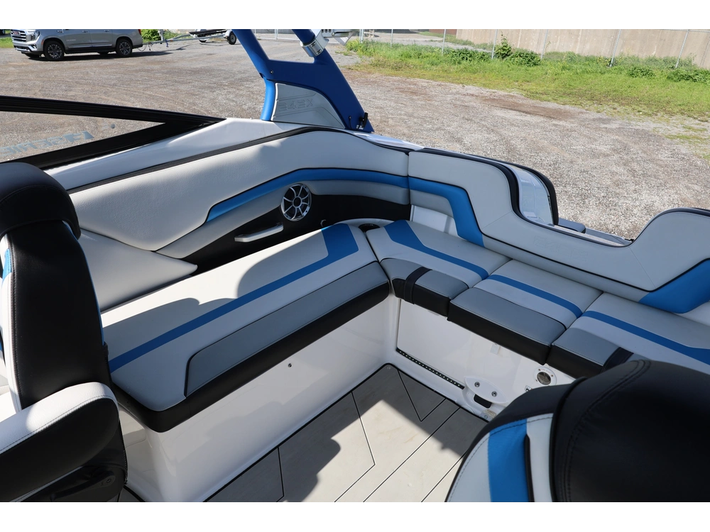 2020 Yamaha 242x alt