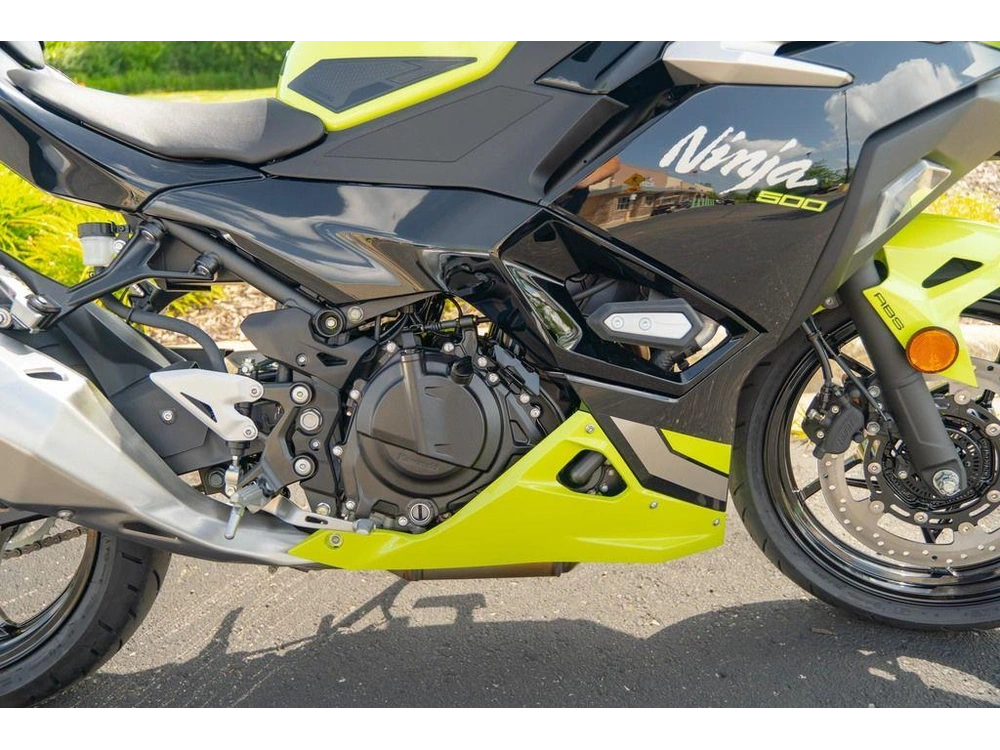 2026 Kawasaki Ninja® 500 Se Abs alt