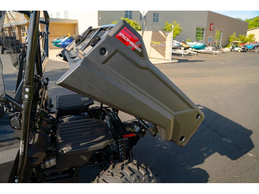 2026 Honda Pioneer 700 alt