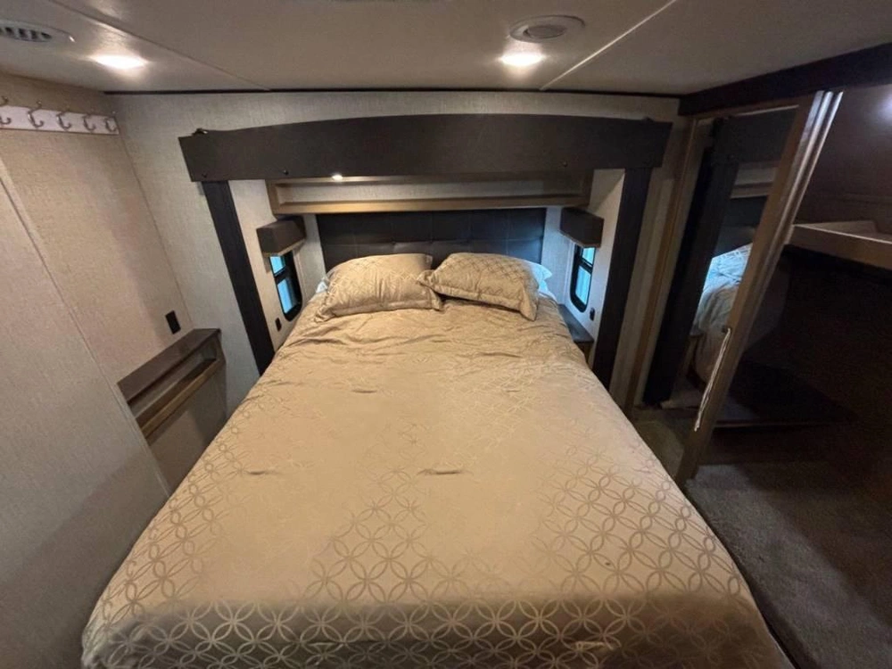 Crossroads Cruiser 322rl 2017 alt