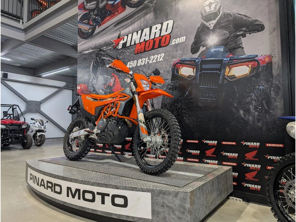 Ktm 690 Enduro 2024 alt