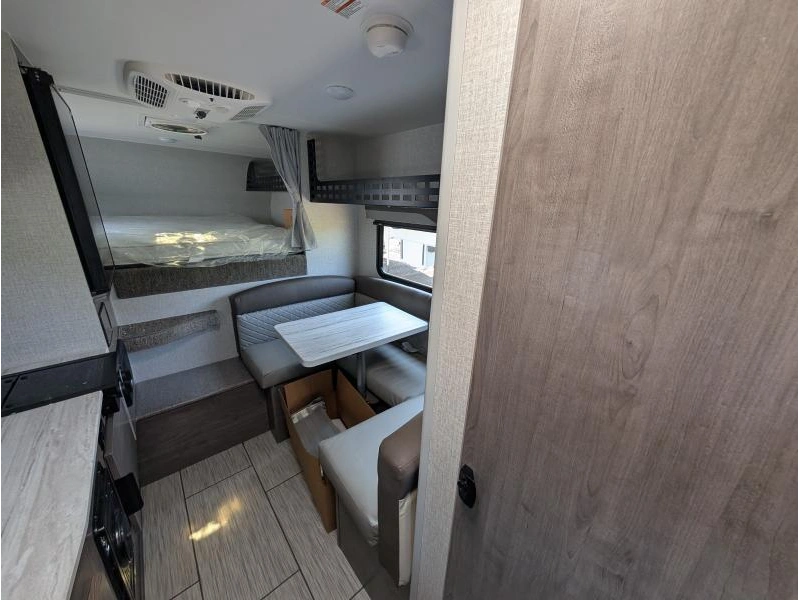 Lance Camper Lance Sq825 2026 alt