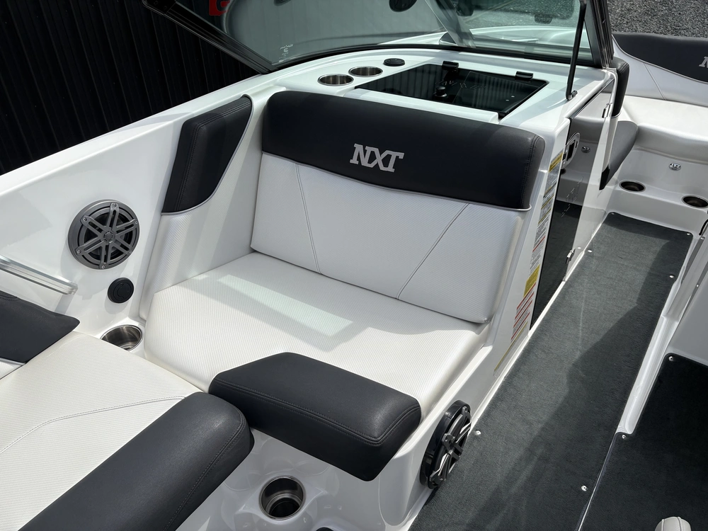 2016 Mastercraft Nxt 20 alt