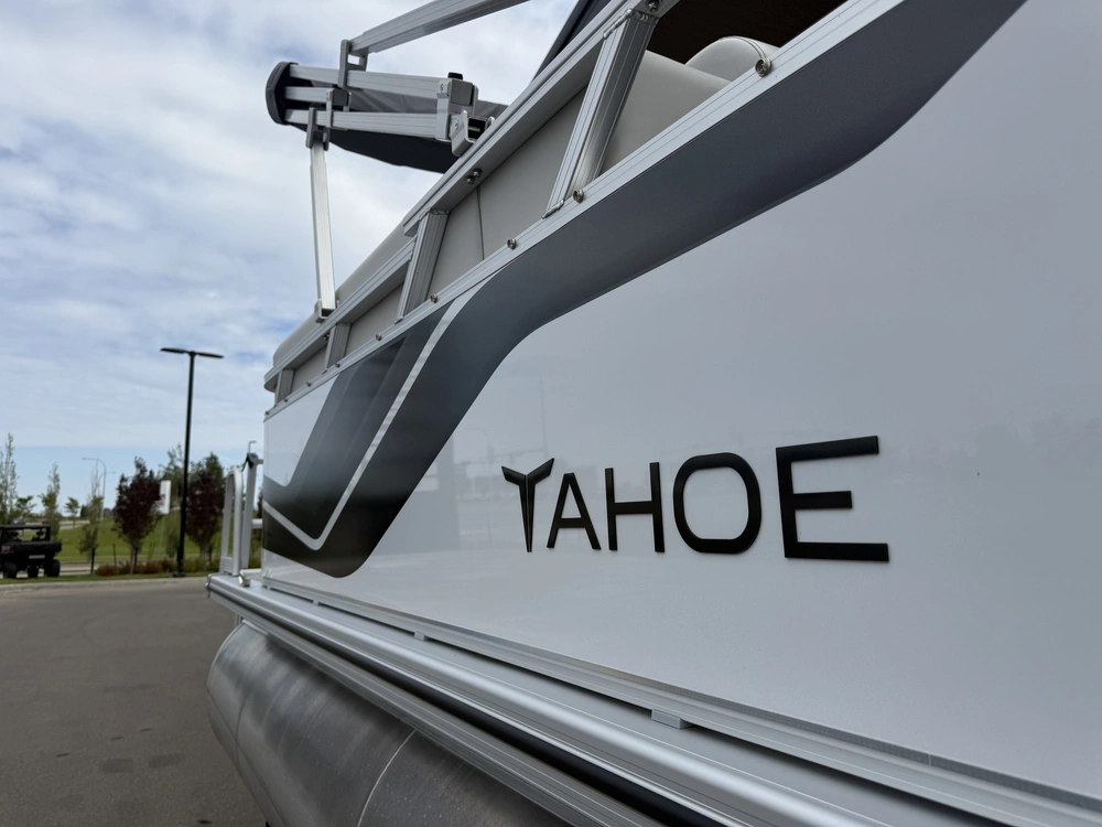 2025 Tahoe 2380ql alt
