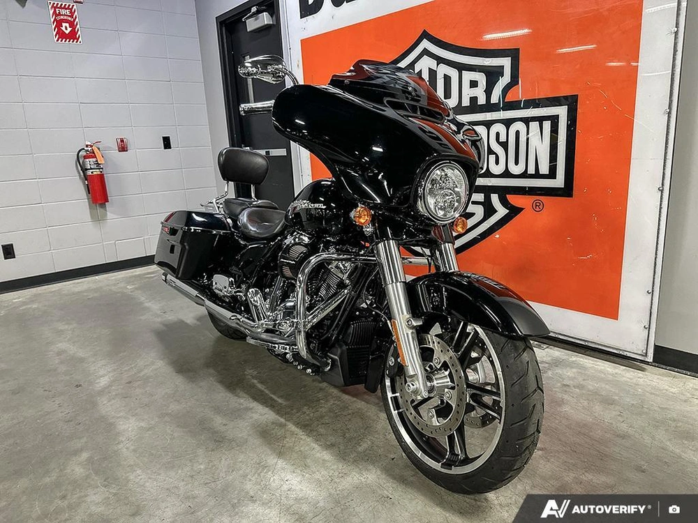 2017 Harley-davidson Street Glide Special alt