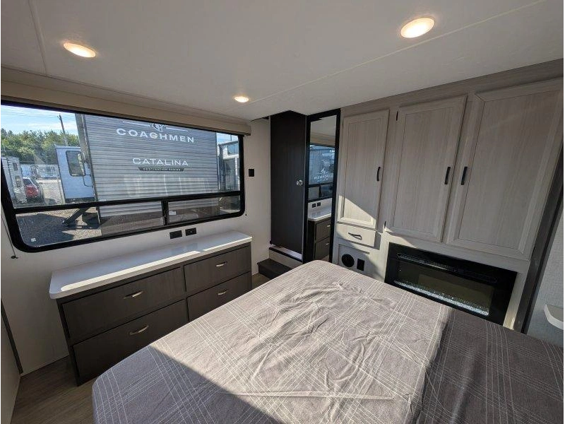 Coachmen Catalina 42condo 2027 alt