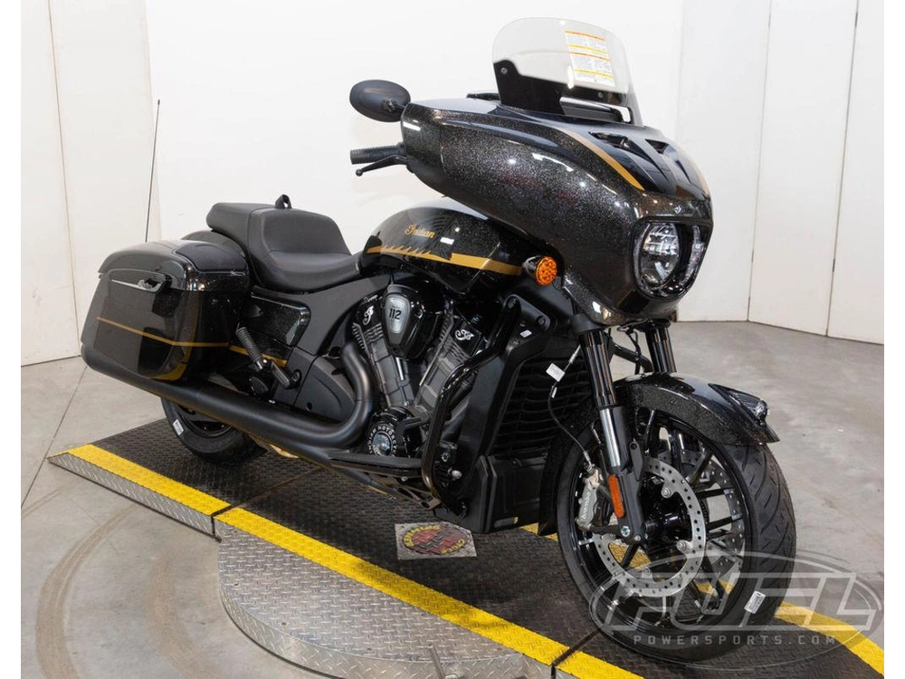 2026 Indian Motorcycle Chieftain® Powerplus Dark Horse® 112 W/powerband Black Crystal W/black Meta alt
