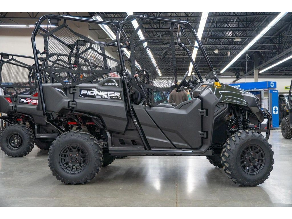 2026 Honda Pioneer 700-4 Deluxe alt
