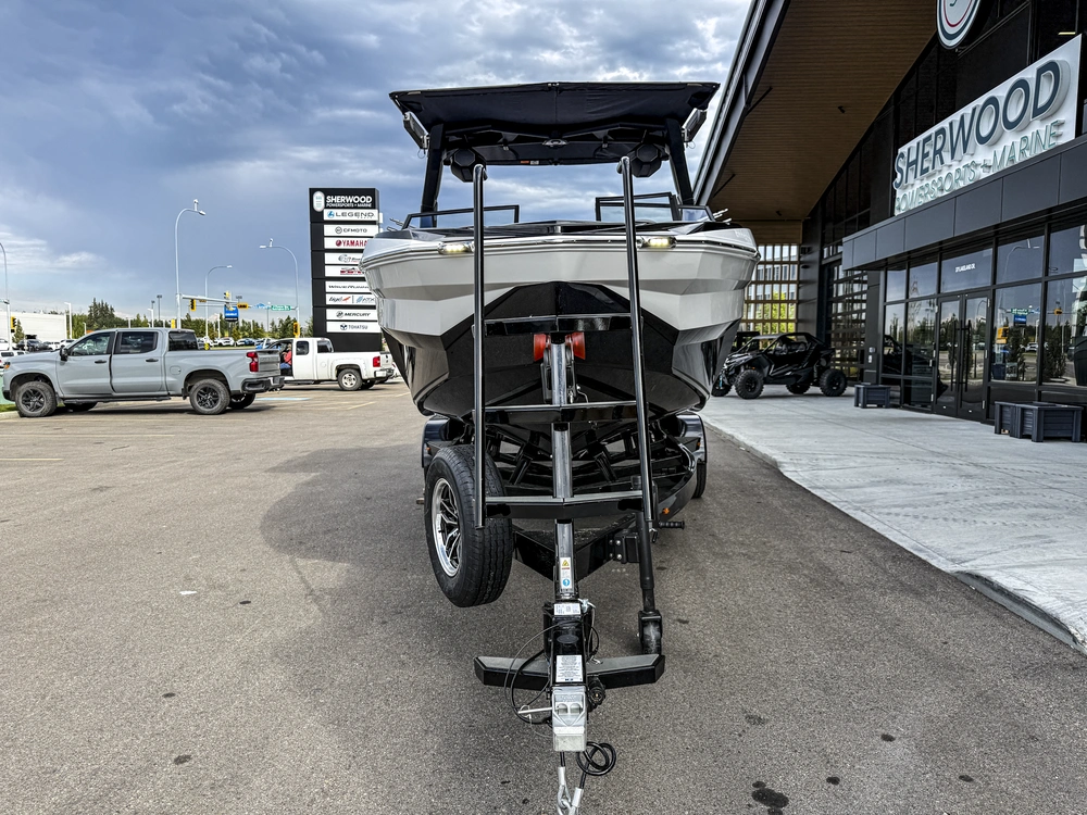 2027 Tige Boats Z1 alt