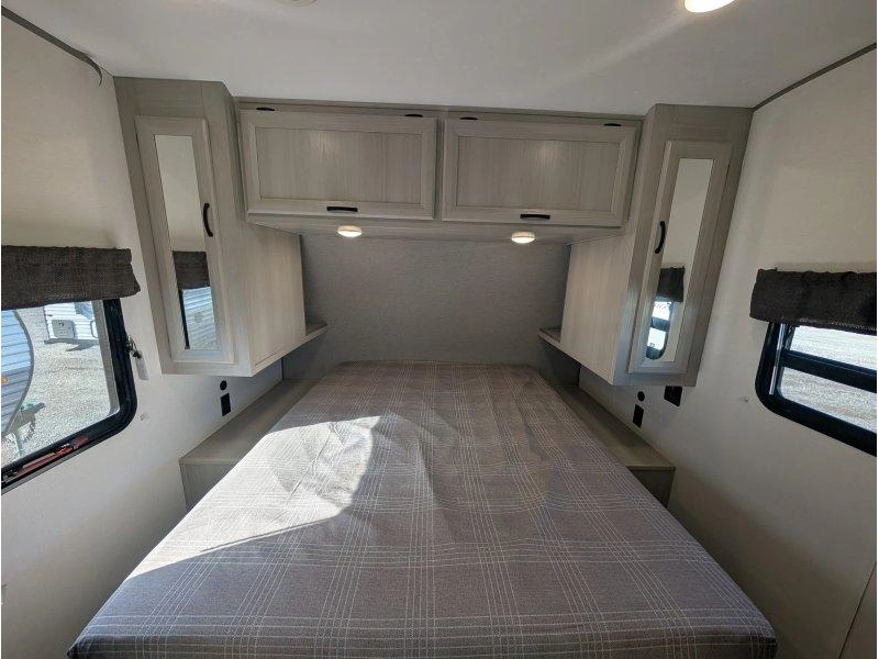 Coachmen Catalina 273dbhck 2027 alt