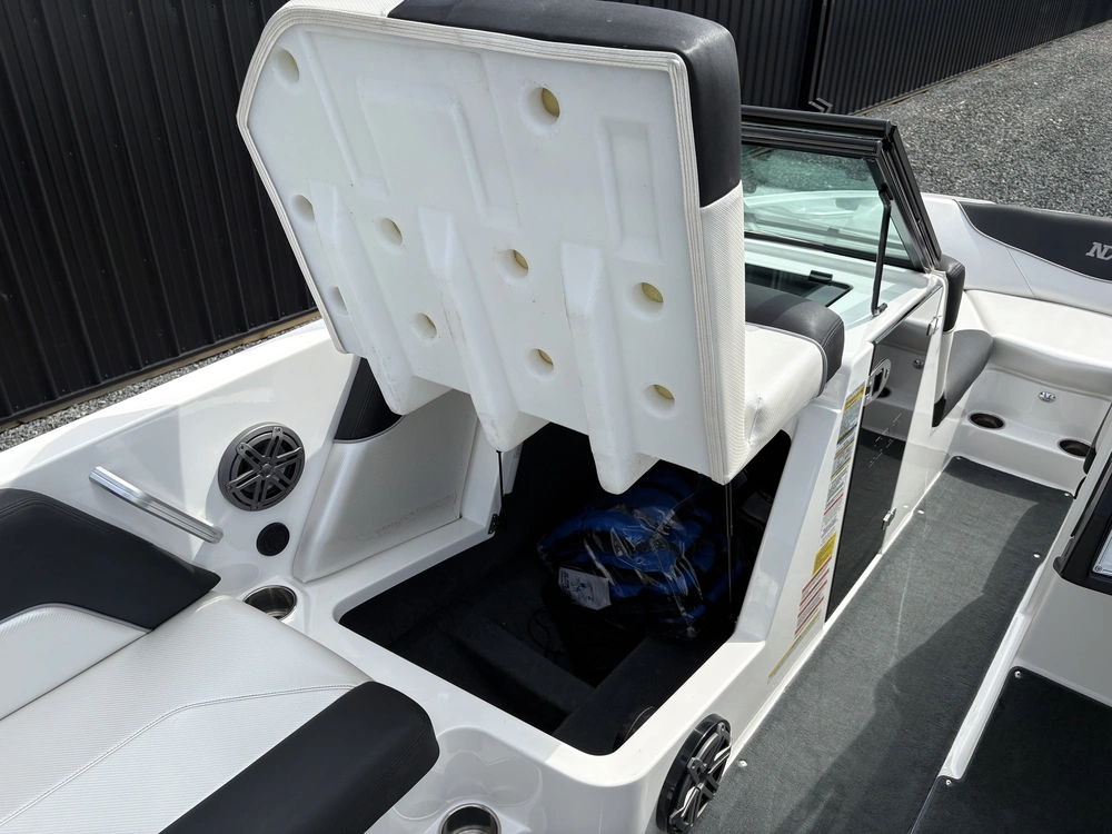 2016 Mastercraft Nxt 20 alt