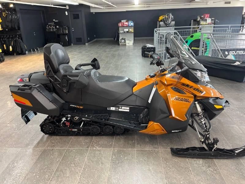 2017 Ski-doo Gran Tour Se 900 Ace E.s Cogn alt