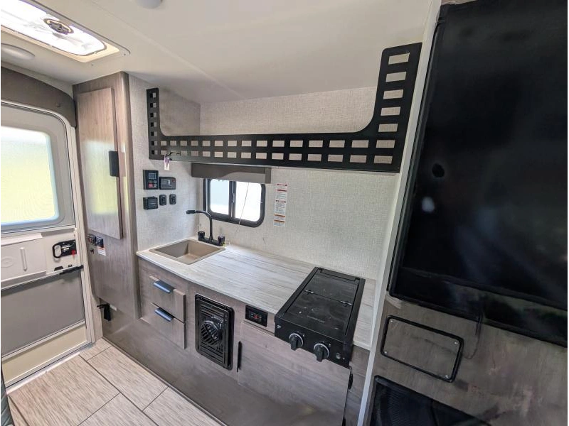Lance Camper Lance Sq825 2026 alt