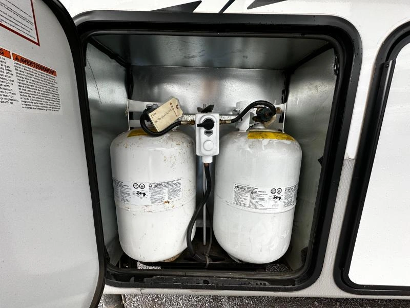 Keystone Rv Avalanche 352bh 2022 alt