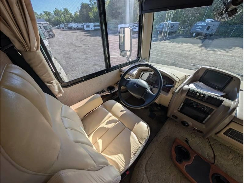 Fleetwood Bounder 33u 2011 alt
