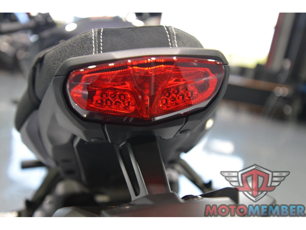 2024 Yamaha Mt-10 alt