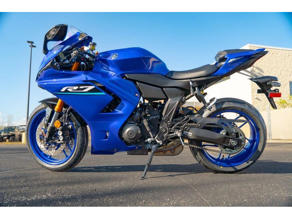 2026 Yamaha Yzf-r7 alt
