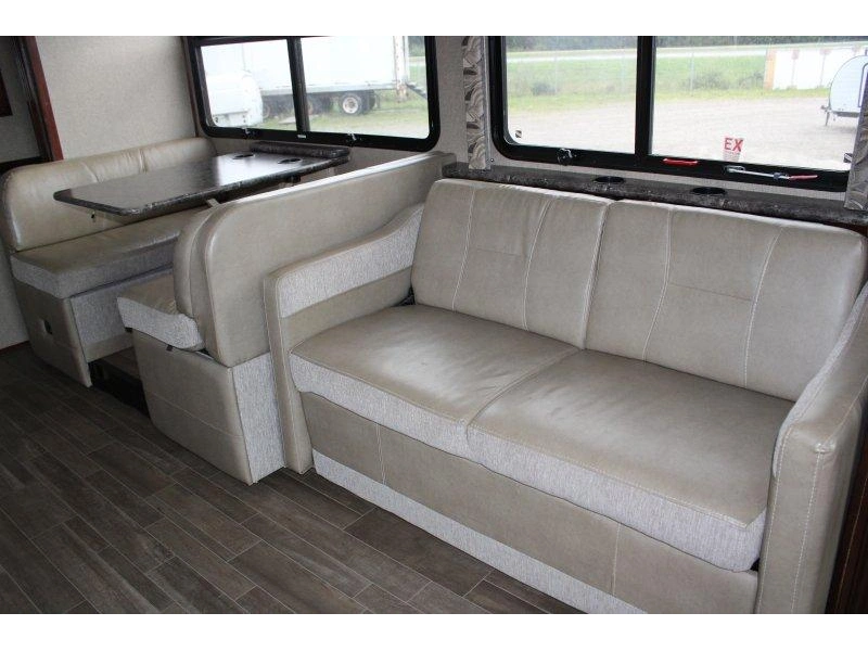 Fleetwood Flair 31a 2018 alt