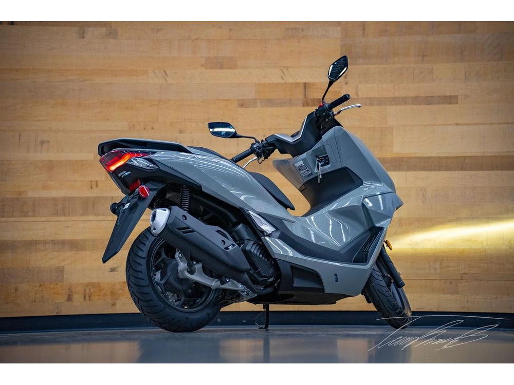 2025 Honda Pcx alt