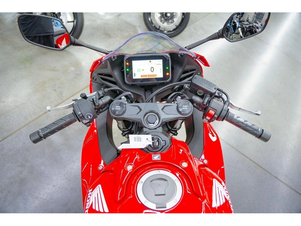 2026 Honda Cbr650r E-clutch alt