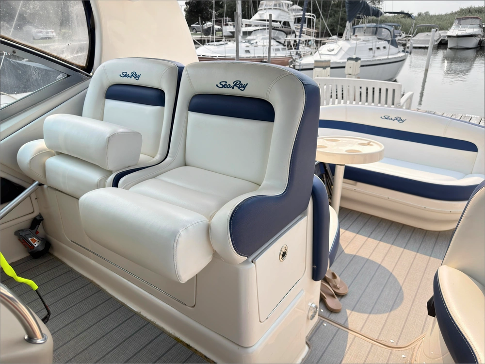 2006 Sea Ray 320 Sundancer