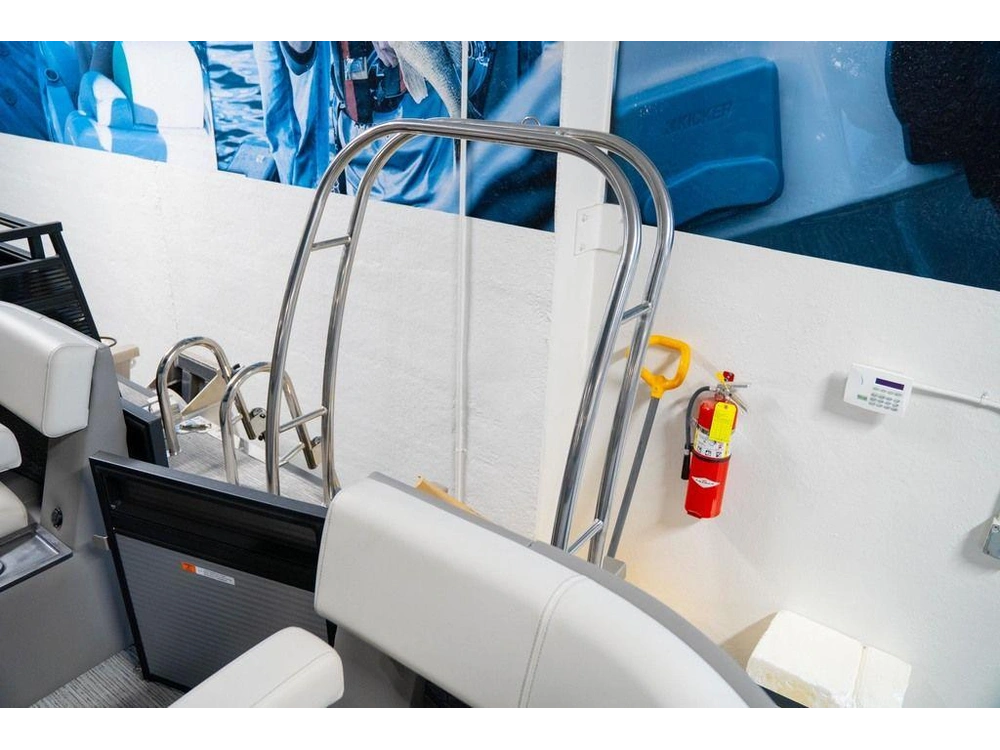 2023 Qwest Pontoons 8522 M-class Rls Rtz alt