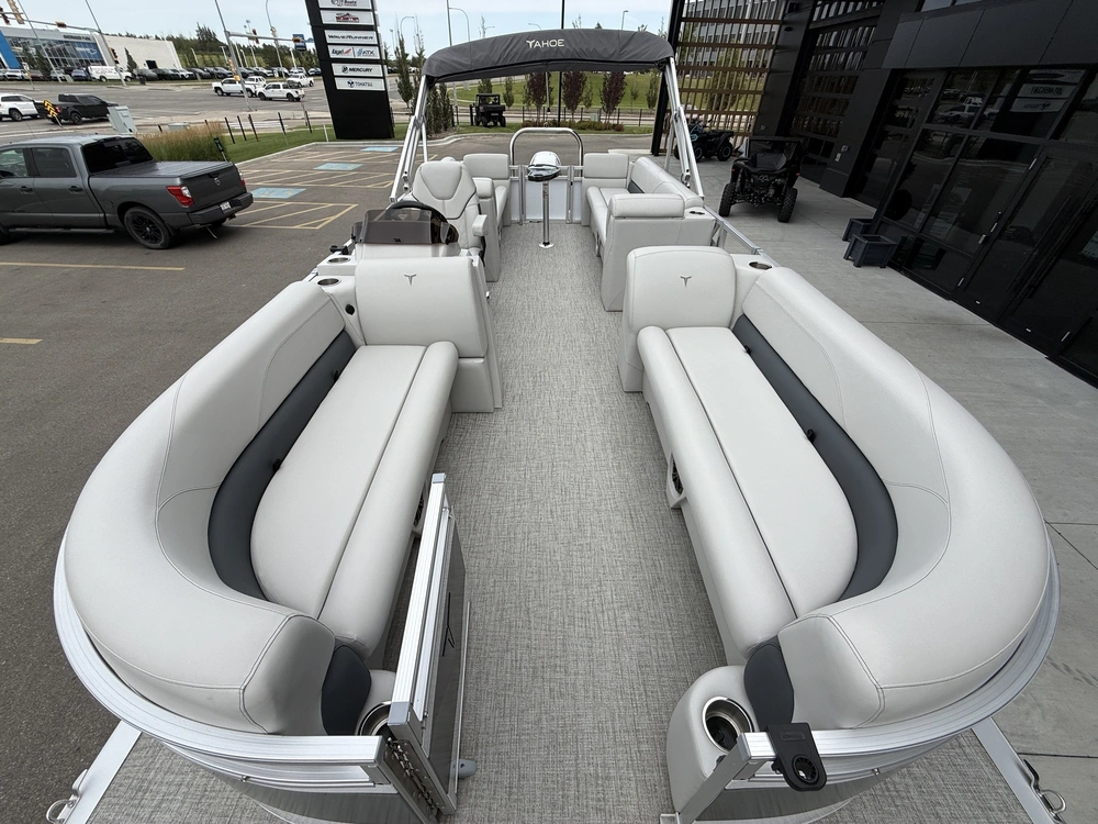 2025 Tahoe 2380ql alt