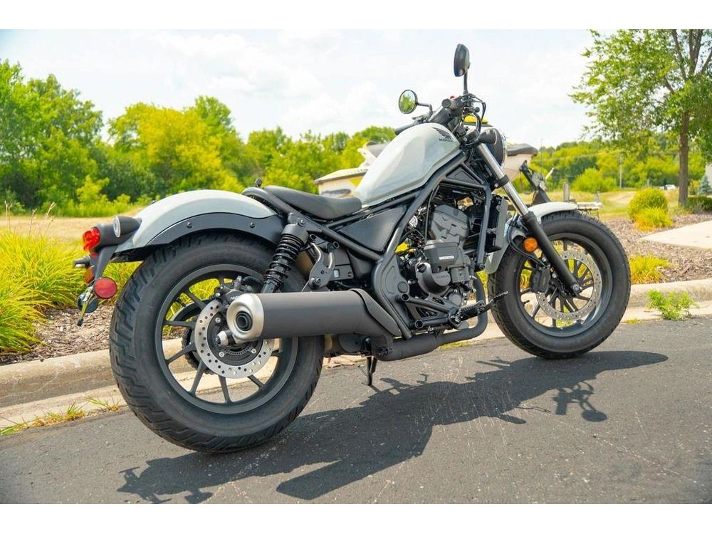 2026 Honda Rebel 300 E-clutch alt