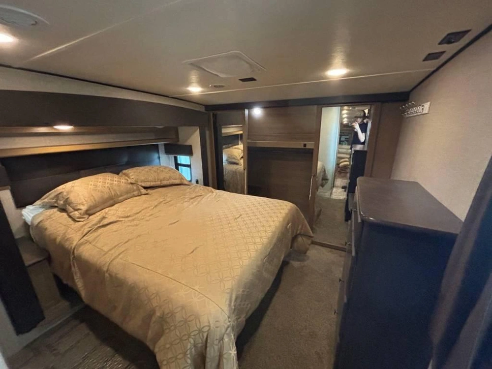 Crossroads Cruiser 322rl 2017 alt