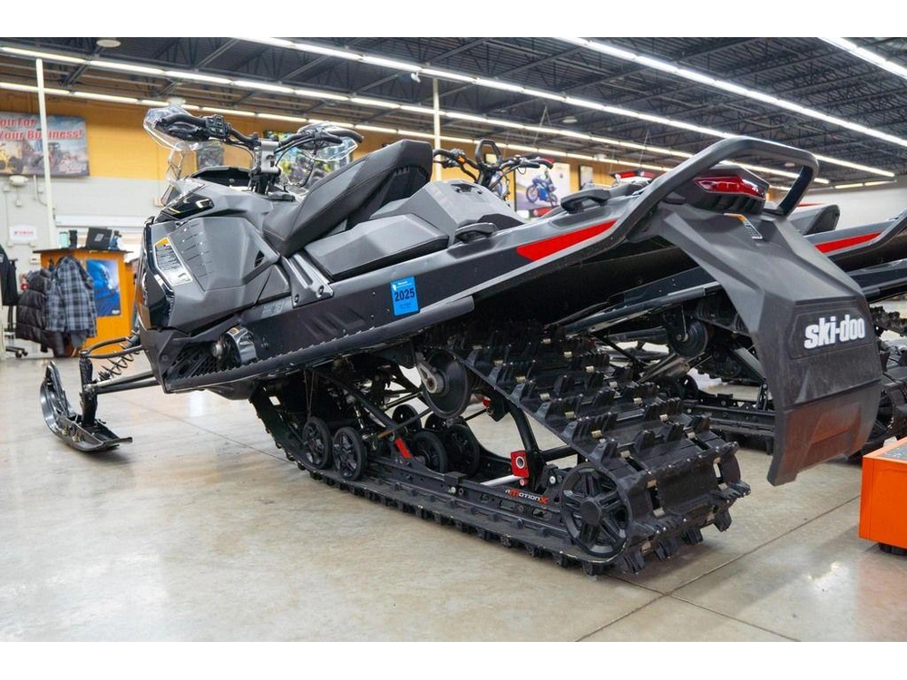 2023 Ski-doo Renegade® X® 850 E-tec Ice Ripper Xt 1.5_7.2 In. / Black alt