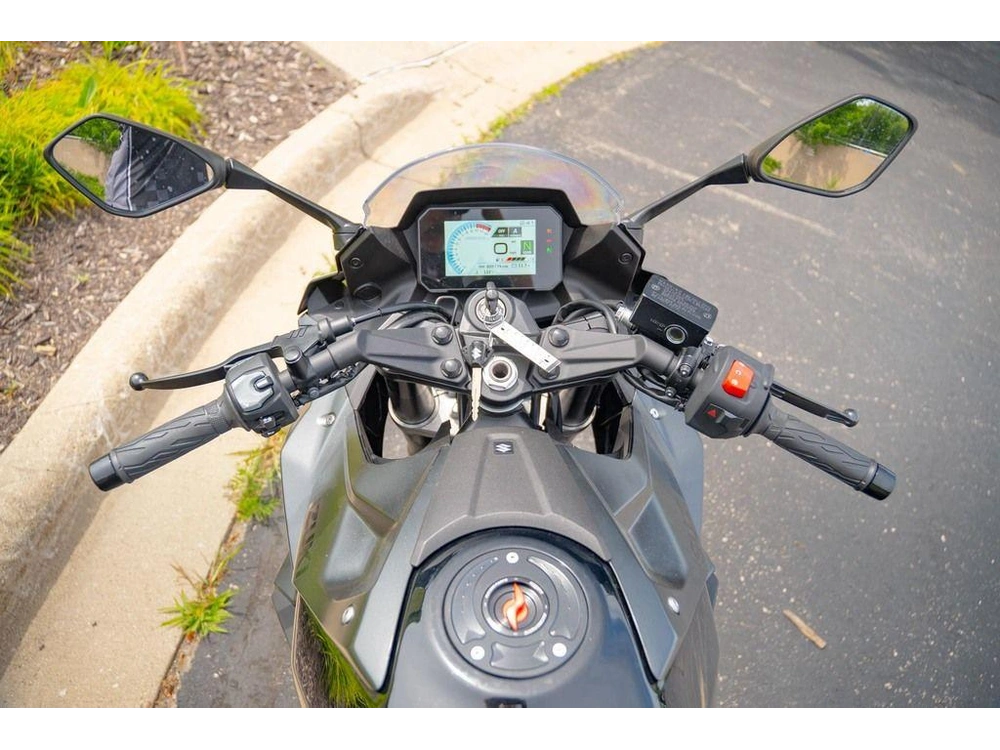 2025 Suzuki Gsx-8r alt