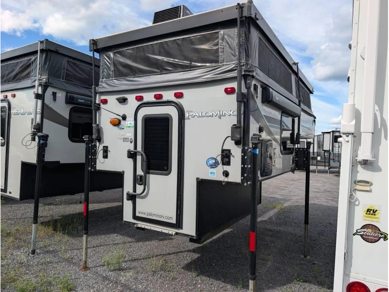 2021 Palomino Real Lite Ss500 alt